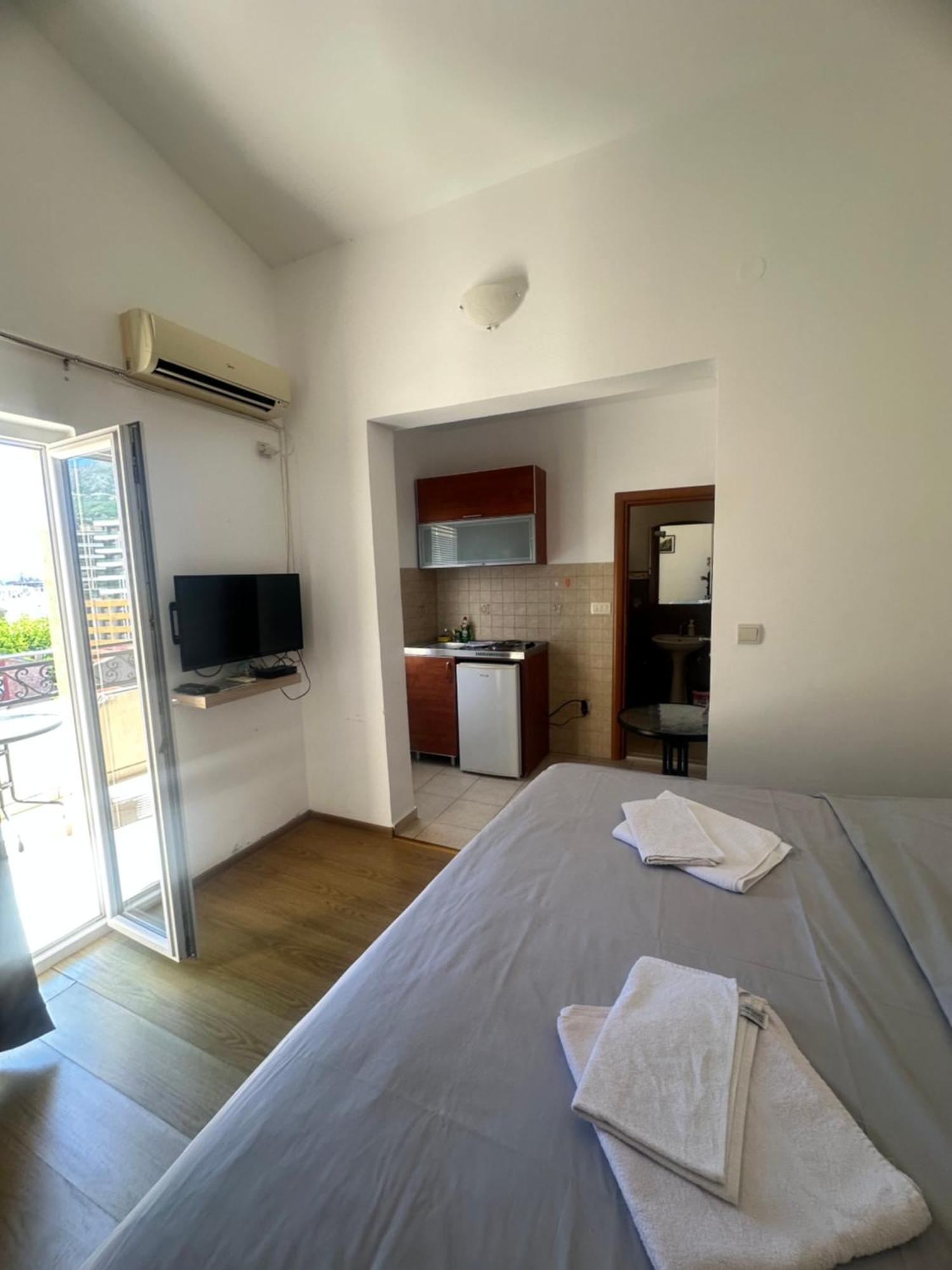Apartments Manojlovic Budva Eksteriør bilde
